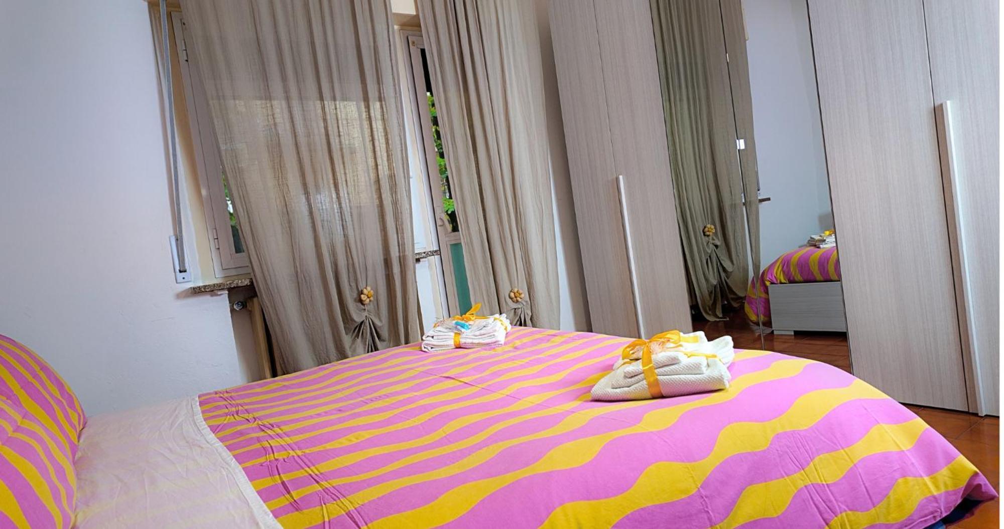 Stabia House Apartment Parma Bagian luar foto